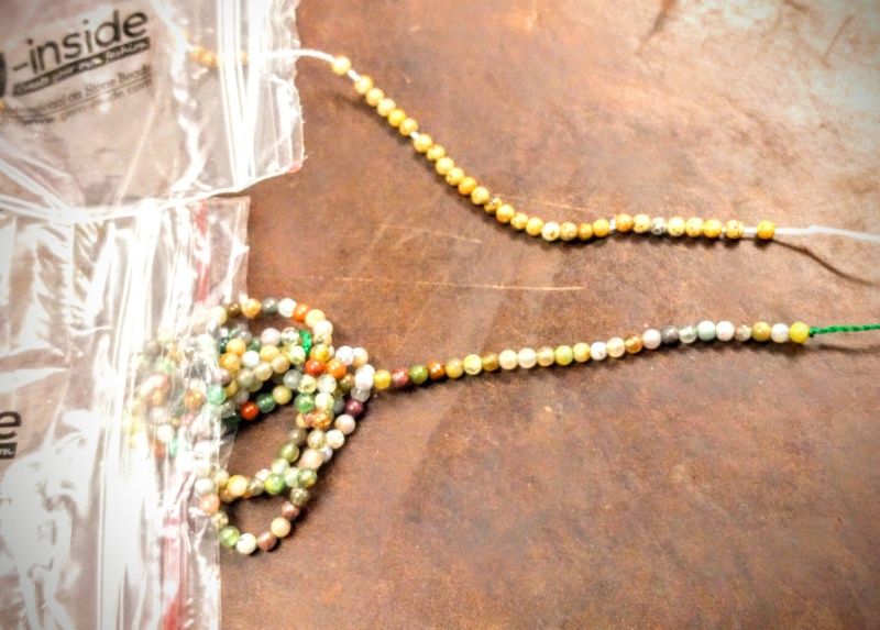 Oben Jaspis und unten Achat